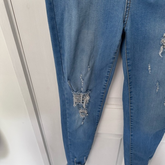 BOOHOO Petite Size 8 Blue Ripped Skinny Jeans - Picture 9 of 12